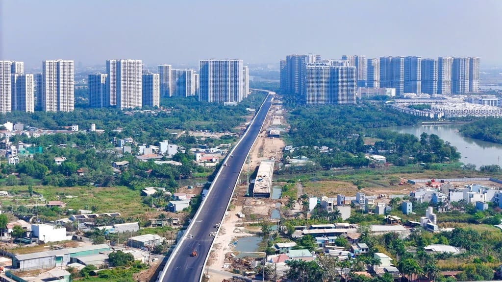 Đường Vành đai 3 khu Đông TP.HCM nhìn từ trên cao, đi qua khu đô thị Vinhomes Grand Park